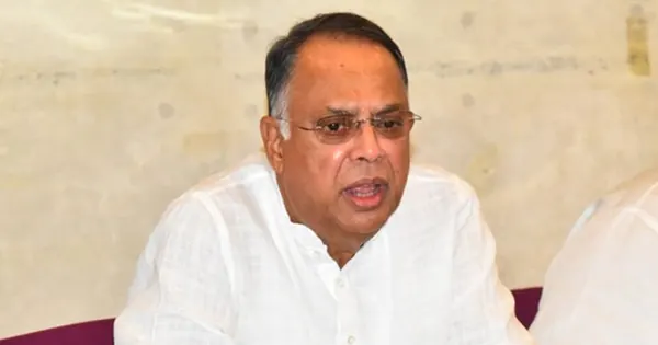 বিশ্ববাজারে জ্বালানি তেলের দাম দ্বিগুণ হওয়ার পরও সরকার জনগণের কষ্টের কথা বিবেচনা করে দেশে তেলের দাম খুব সামান্য বাড়িয়েছে। জ্বালানিমন্ত্রীর এই বক্তব্যের সঙ্গে আপনি একমত?