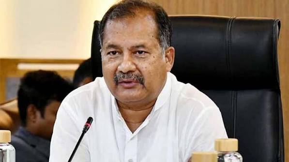 সীমান্ত পাহারা দেওয়ার চেয়ে এখন সাইবার নিরাপত্তা নিশ্চিত করাই অধিক গুরুত্বপূর্ণ বলে মন্তব্য করেছেন তথ্যমন্ত্রী জহির উদ্দিন স্বপন। আপনি তার এই কথার সাথে একমত?